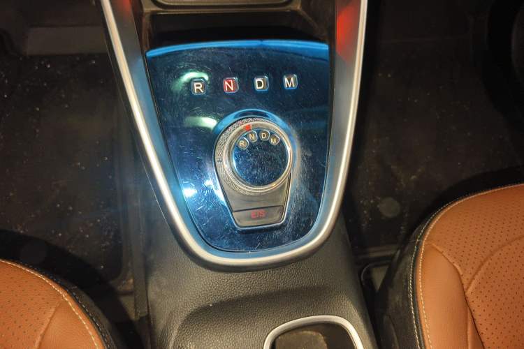 Used Baojun 510 2017 1.5L Automatic Luxury Model Gear Lever