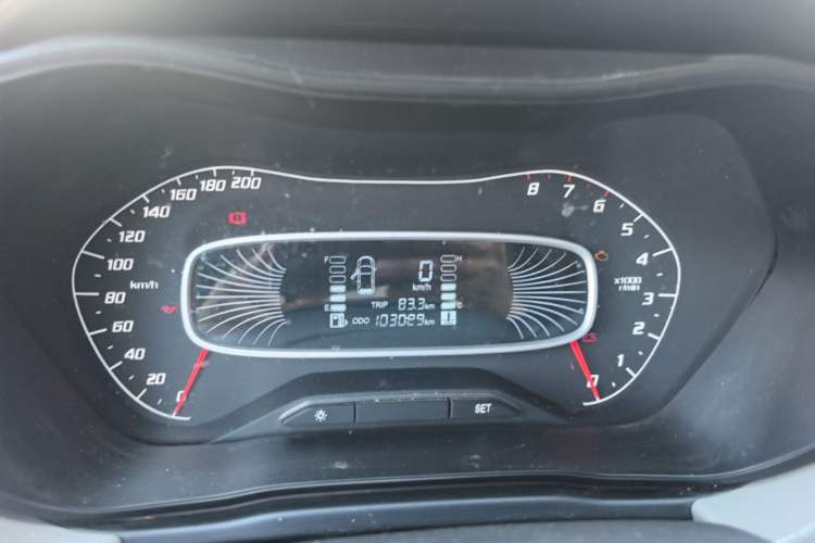Used Baojun 510 2017 1.5L manual Comfort trim Instrument Cluster