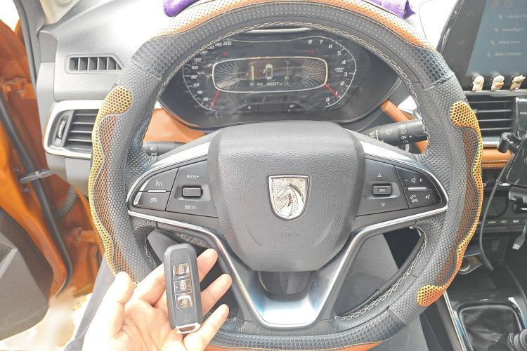Used Baojun 510 2017 1.5L Manual Luxury Model Interior 1
