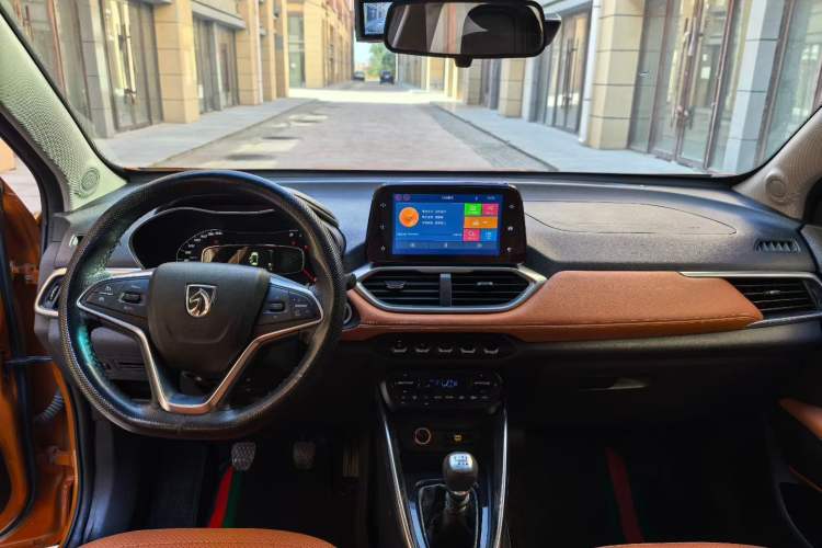 Used Baojun 510 2017 1.5L Manual Luxury Model Interior 1
