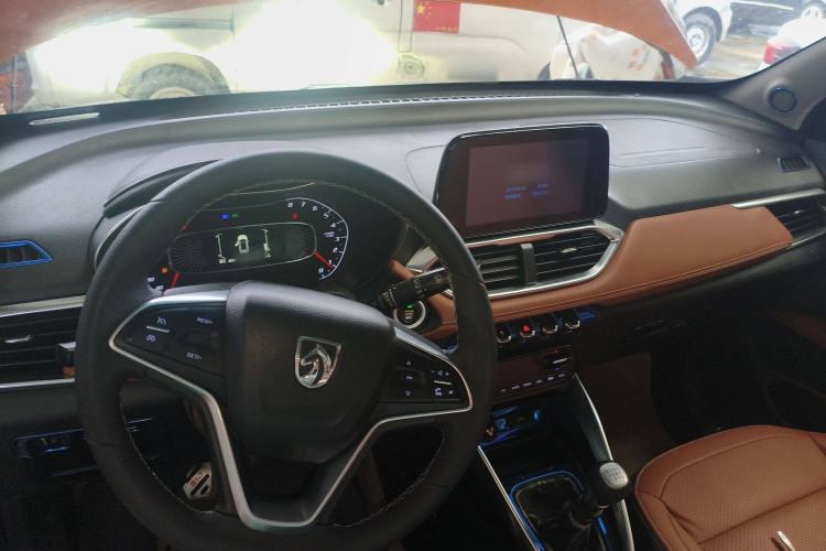 Used Baojun 510 2017 1.5L Manual Luxury Model Interior 2