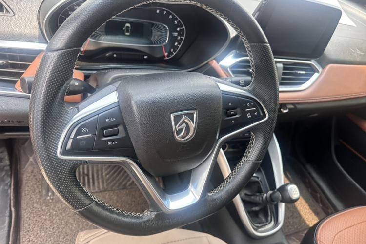 Used Baojun 510 2017 1.5L Manual Luxury Model Interior 2