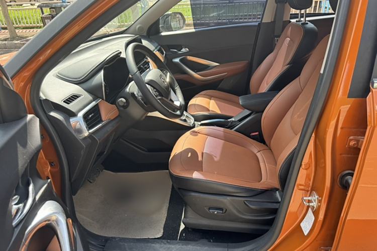 Used Baojun 510 2017 1.5L Automatic Luxury Model Interior 2