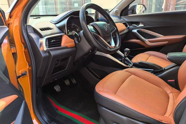 Used Baojun 510 2017 1.5L Manual Luxury Model Interior 2