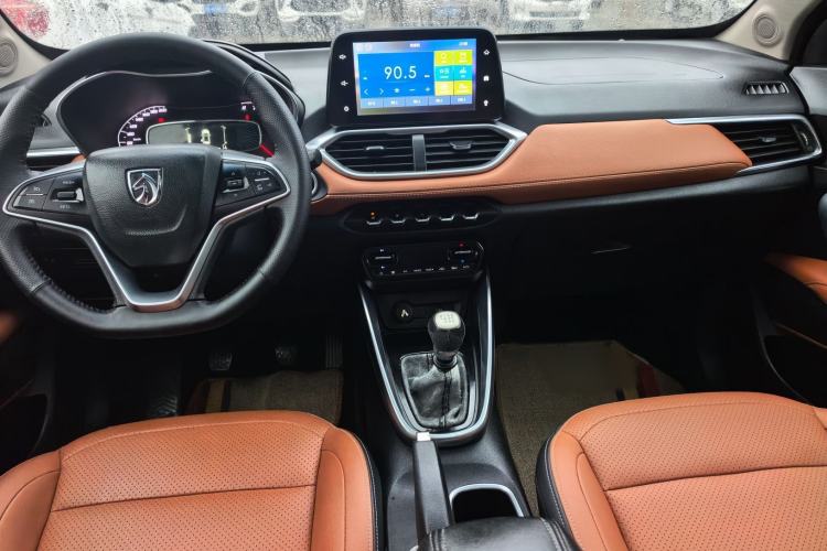 Used Baojun 510 2017 1.5L Manual Luxury Model Interior 3