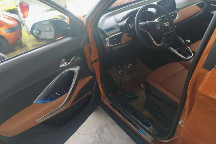 Used Baojun 510 2017 1.5L Manual Luxury Model Interior 3