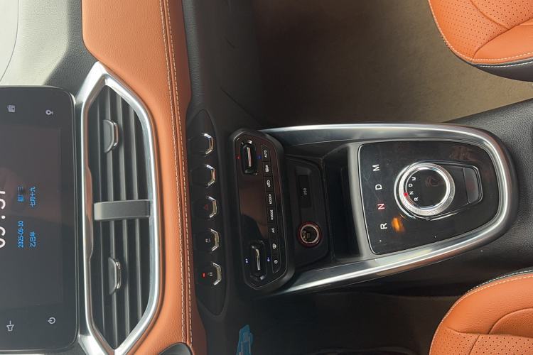 Used Baojun 510 2017 1.5L Automatic Luxury Model Interior 3