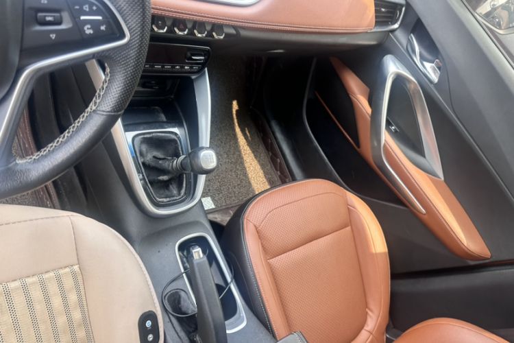 Used Baojun 510 2017 1.5L Manual Luxury Model Interior 6