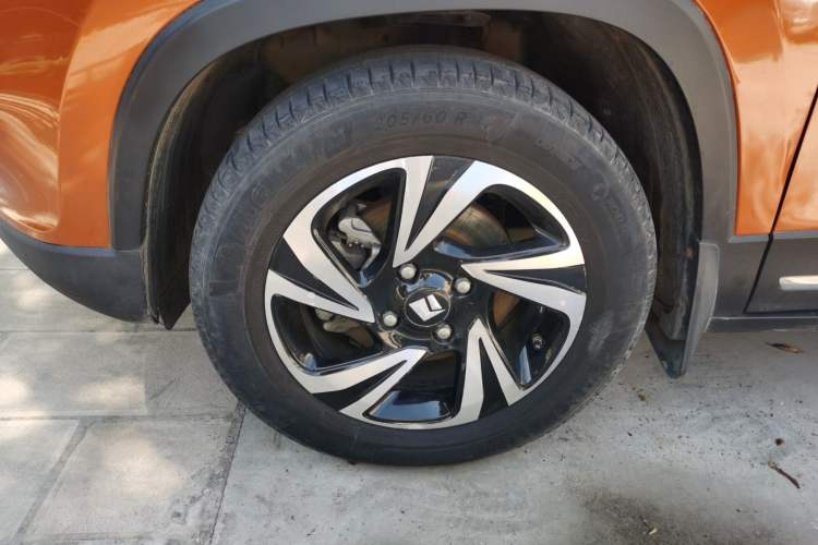 Used Baojun 510 2017 1.5L Automatic Luxury Model Left Front Wheel Hub