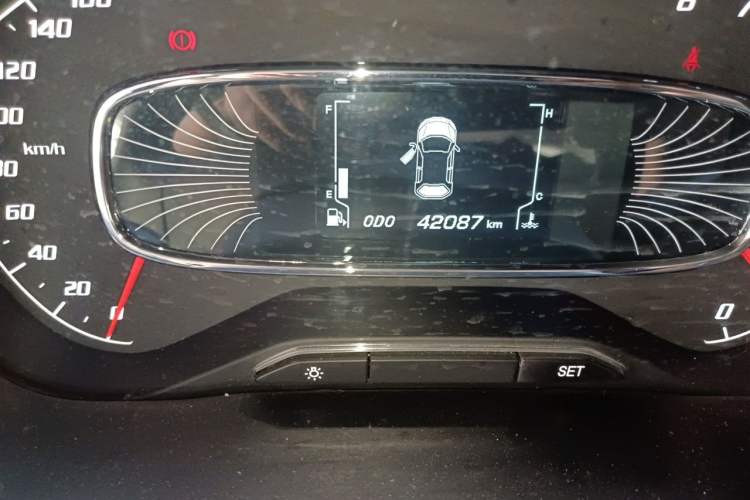 Used Baojun 510 2017 1.5L Manual Fashion Model Odometer Close Up