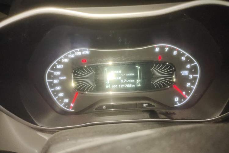 Used Baojun 510 2017 1.5L Manual Fashion Model Odometer Close Up