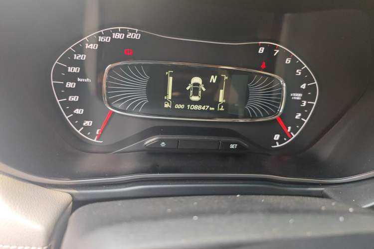 Used Baojun 510 2017 1.5L Automatic Fashion Model Odometer Close Up