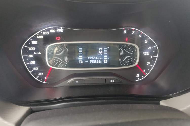 Used Baojun 510 2017 1.5L manual Comfort trim Odometer Close Up