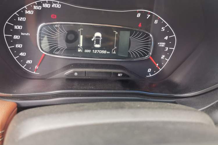Used Baojun 510 2017 1.5L Manual Luxury Model Odometer Close Up
