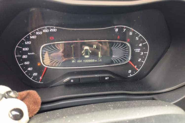 Used Baojun 510 2017 1.5L Automatic Fashion Model Odometer Close Up