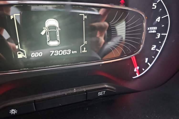 Used Baojun 510 2017 1.5L Manual Luxury Model Odometer Close Up