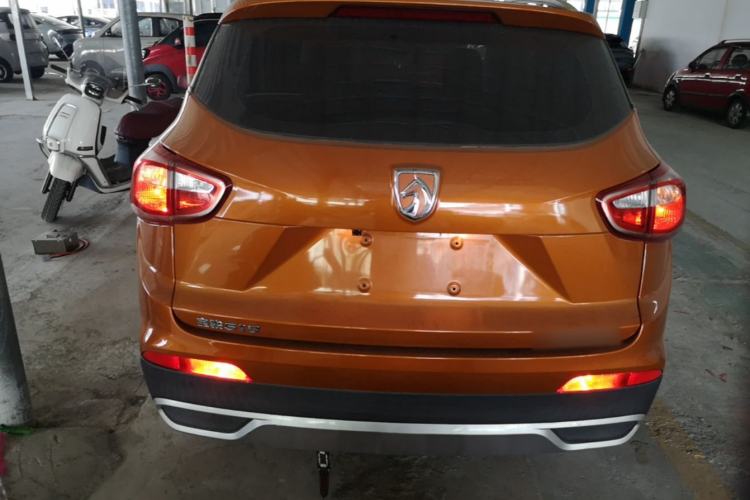 Used Baojun 510 2017 1.5L manual Comfort trim Rear