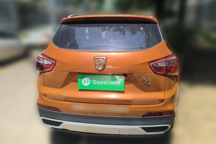 Used Baojun 510 2017 1.5L manual Comfort trim Rear
