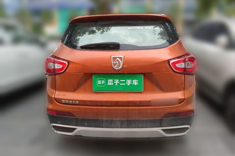 Used Baojun 510 2017 1.5L manual Comfort trim Rear
