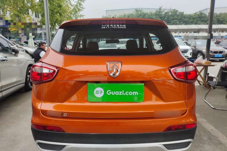 Used Baojun 510 2017 1.5L manual Comfort trim Rear