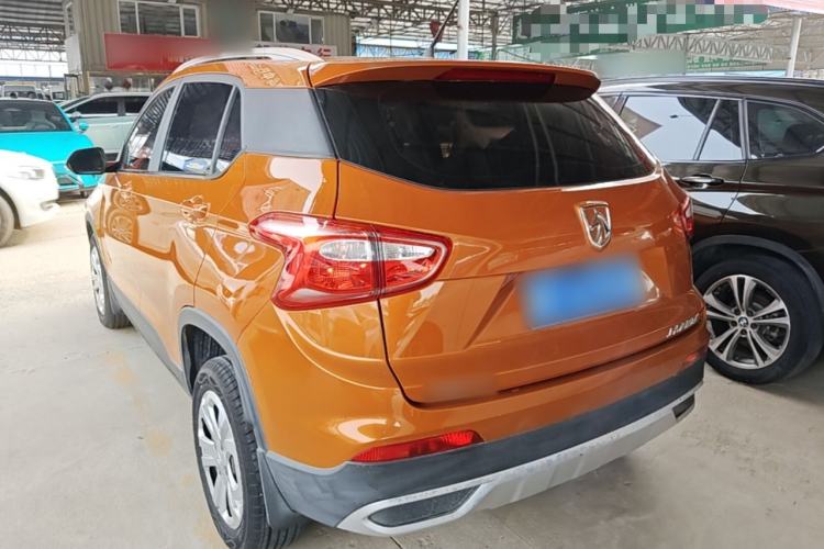 Used Baojun 510 2017 1.5L manual Comfort trim Rear