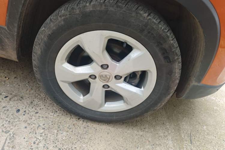 Used Baojun 510 2017 1.5L Manual Fashion Model Right Front Wheel Hub