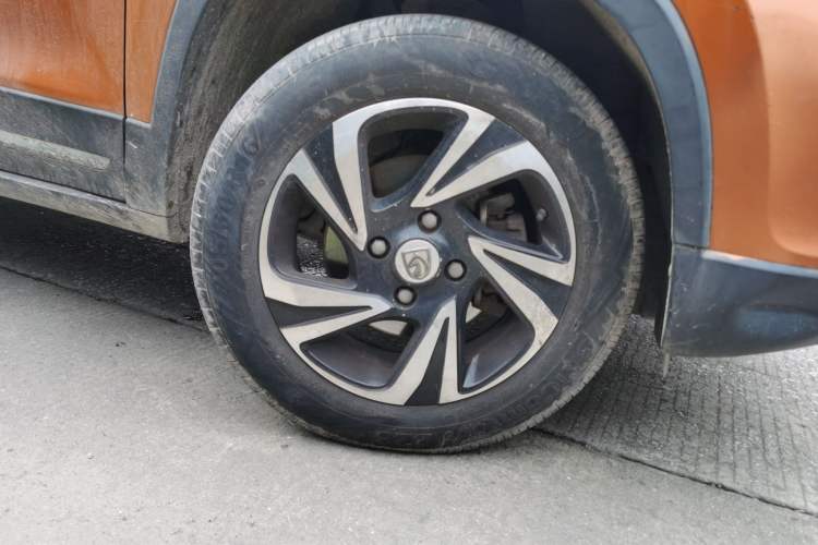 Used Baojun 510 2017 1.5L Automatic Luxury Model Right Front Wheel Hub