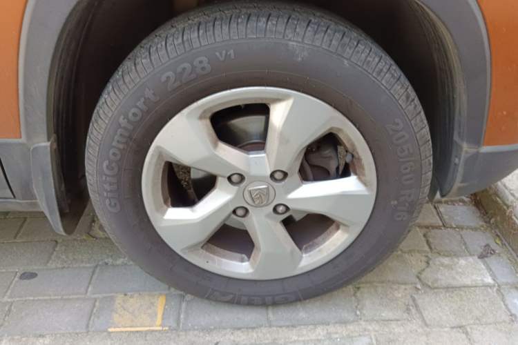 Used Baojun 510 2017 1.5L Manual Fashion Model Right Front Wheel Hub