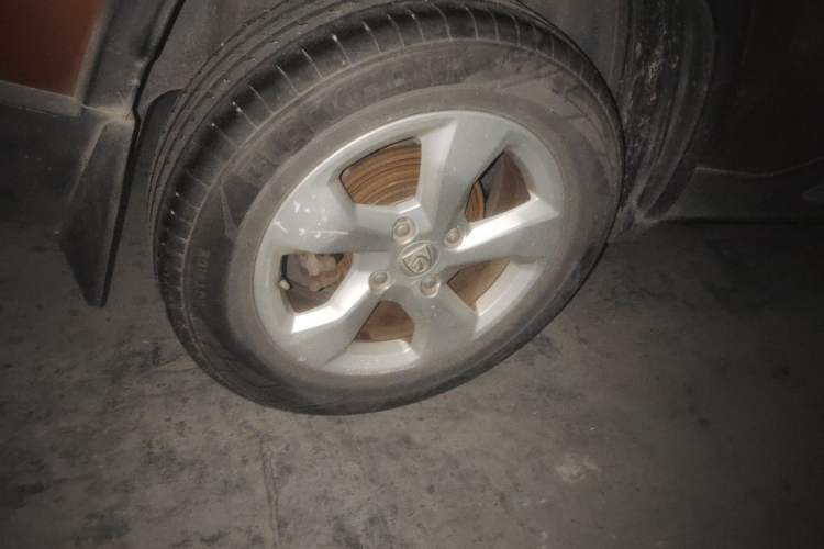 Used Baojun 510 2017 1.5L Manual Fashion Model Right Front Wheel Hub
