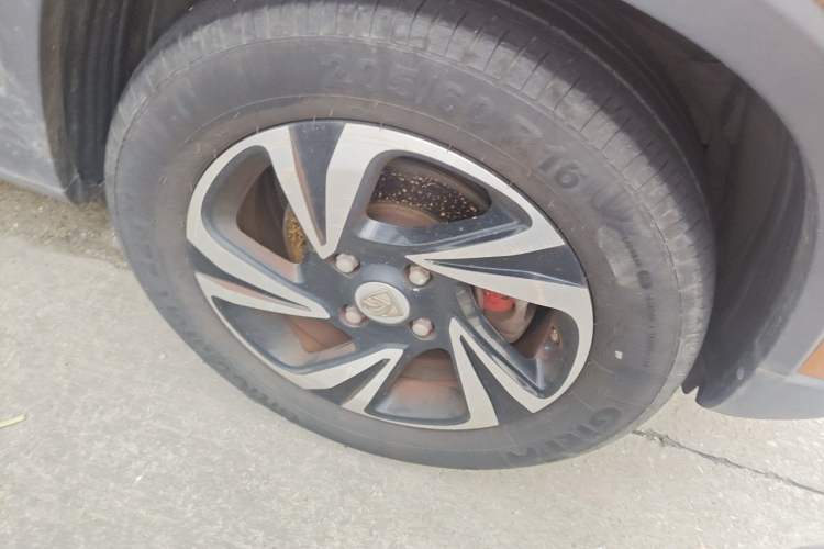 Used Baojun 510 2017 1.5L Automatic Luxury Model Right Front Wheel Hub