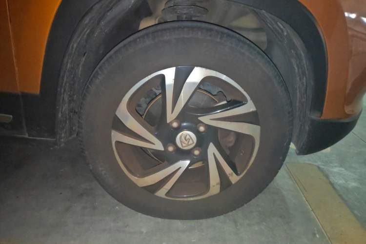 Used Baojun 510 2017 1.5L Automatic Luxury Model Right Front Wheel Hub