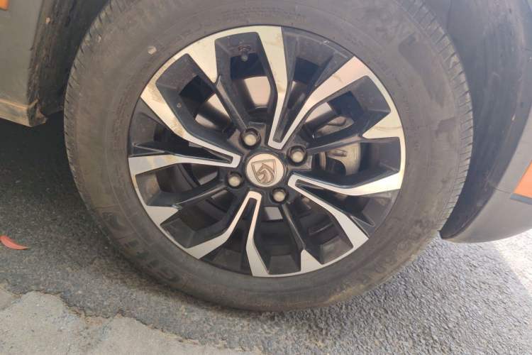 Used Baojun 510 2017 1.5L Manual Luxury Model Right Front Wheel Hub