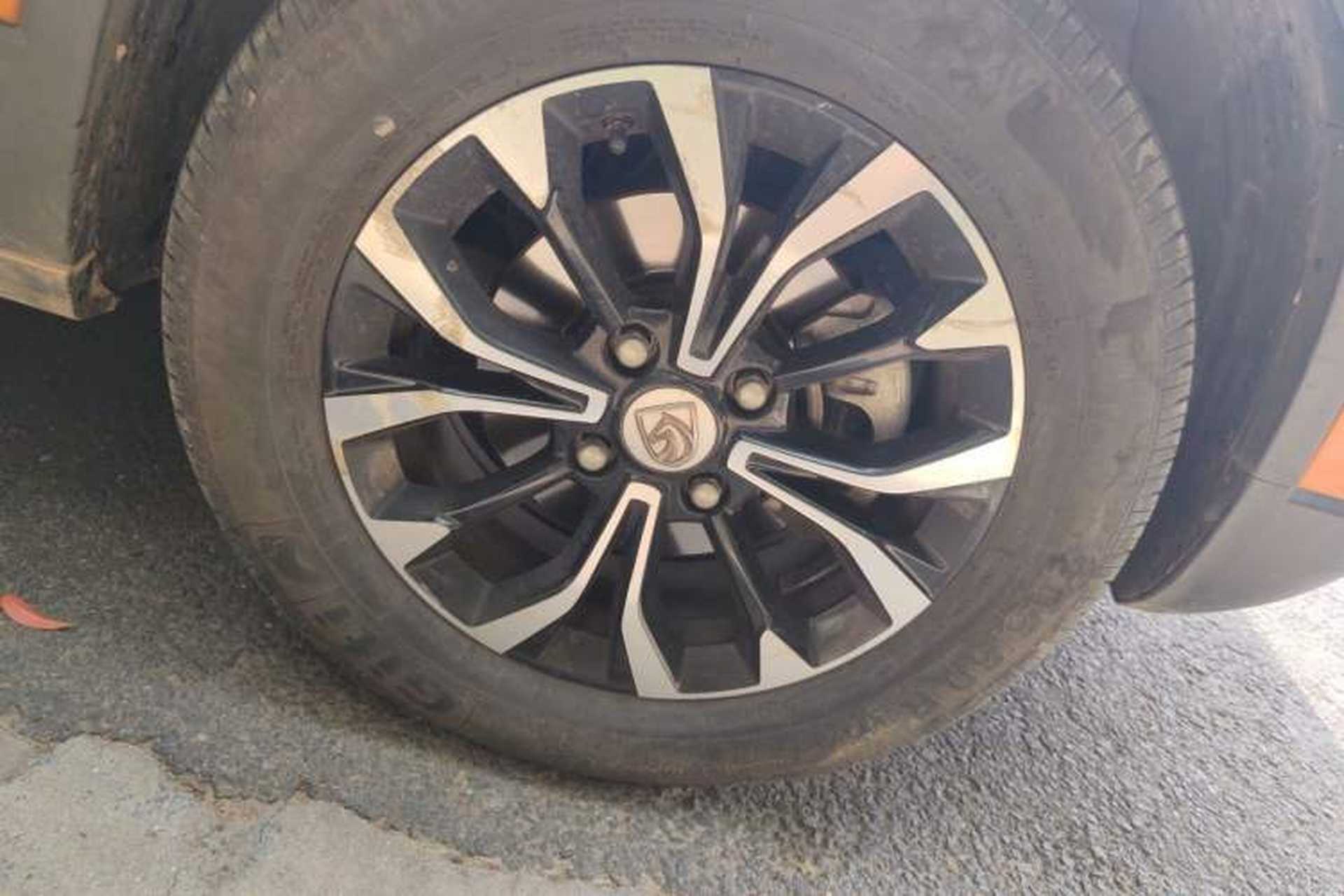Used Baojun 510 2017 1.5L Manual Luxury Model Right Front Wheel Hub