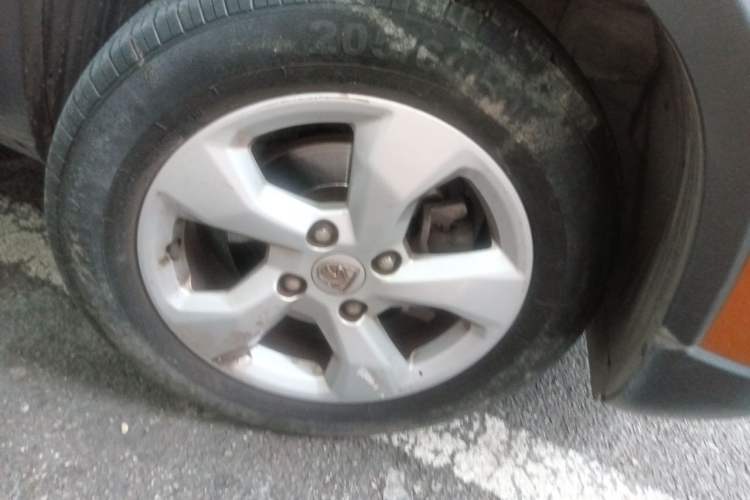 Used Baojun 510 2017 1.5L Manual Fashion Model Right Front Wheel Hub