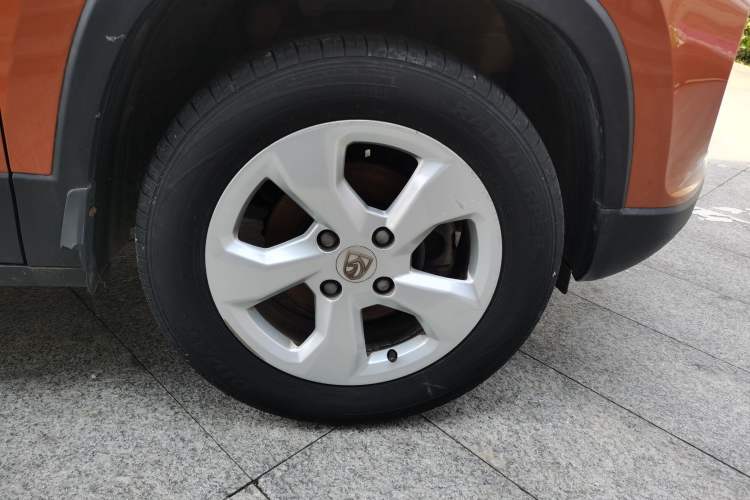 Used Baojun 510 2017 1.5L Manual Fashion Model Right Front Wheel Hub