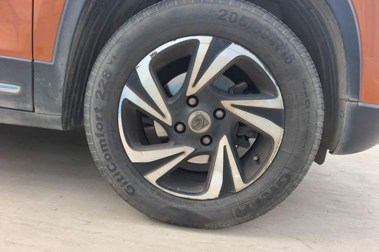 Used Baojun 510 2017 1.5L Manual Luxury Model Right Front Wheel Hub