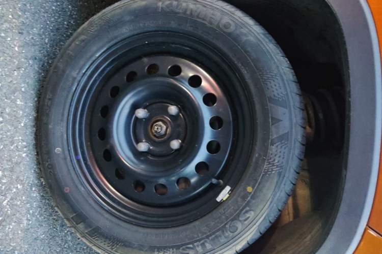 Used Baojun 510 2017 1.5L Manual Fashion Model Right Front Wheel Hub
