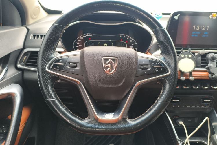 Used Baojun 510 2017 1.5L Manual Fashion Model Steering Wheel