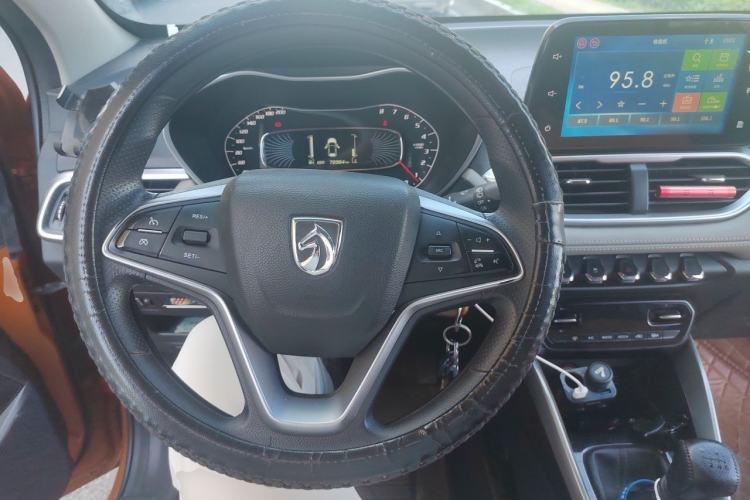 Used Baojun 510 2017 1.5L Manual Fashion Model Steering Wheel
