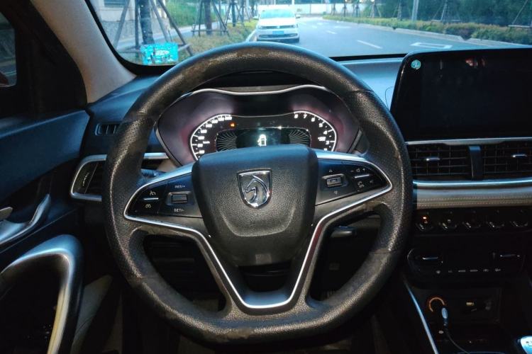 Used Baojun 510 2017 1.5L Manual Fashion Model Steering Wheel