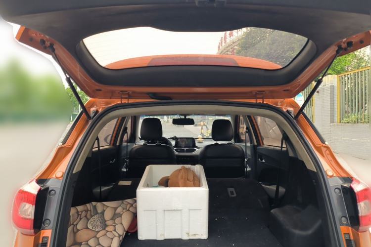 Used Baojun 510 2017 1.5L Automatic Fashion Model Trunk
