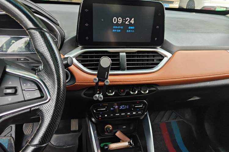 Used Baojun 510 2017 1.5L Manual Luxury Model Audio And AC Panel