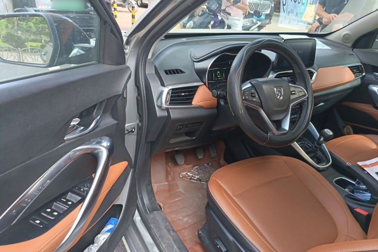 Used Baojun 510 2017 1.5L Manual Luxury Model Driver Seat