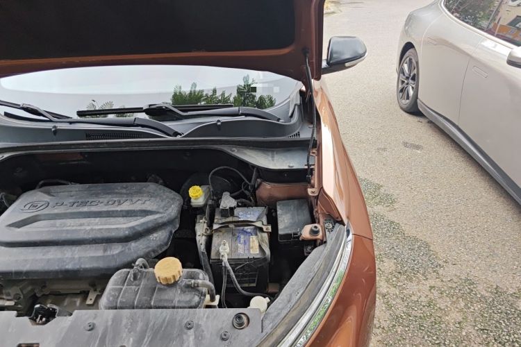Used Baojun 510 2017 1.5L Manual Luxury Model Engine Bay Left