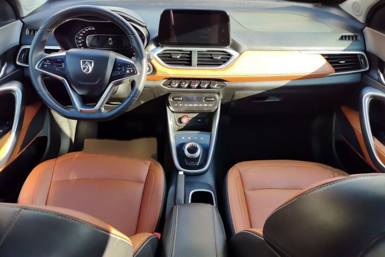 Used Baojun 510 2017 1.5L Automatic Luxury Model Interior 2