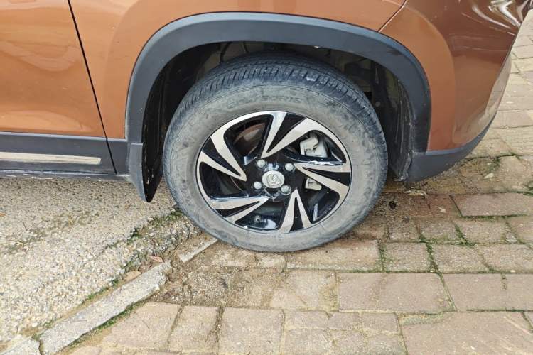 Used Baojun 510 2017 1.5L Manual Luxury Model Right Front Wheel Hub