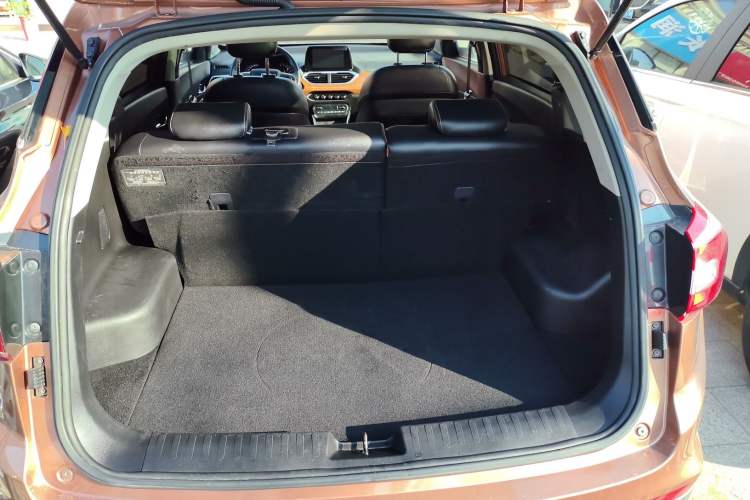 Used Baojun 510 2017 1.5L Automatic Luxury Model Trunk