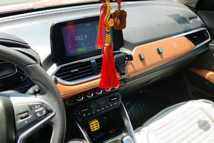 Used Baojun 510 2017 1.5L Manual Luxury Model Audio And AC Panel