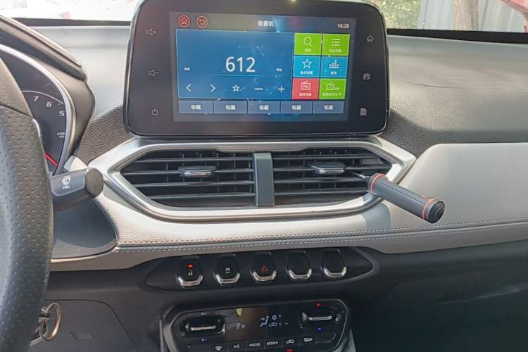 Used Baojun 510 2017 1.5L Manual Fashion Model Audio And AC Panel