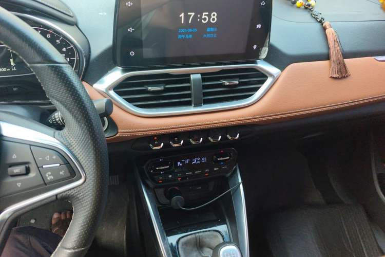 Used Baojun 510 2017 1.5L Manual Luxury Model Audio And AC Panel
